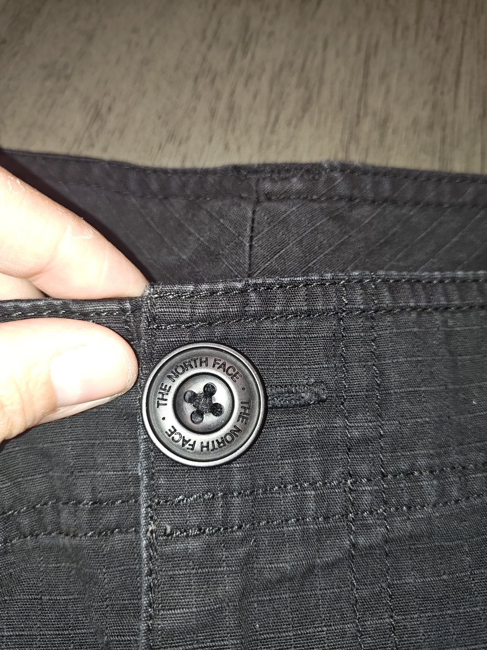 The North Face Woman's Black Cargo Shorts ,Size 10 - Picture 8 of 11